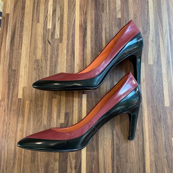 Via Spiga Black and Burgundy Heels - Picture 2 of 15